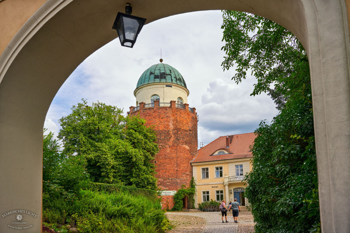Eingang zur Burg Lenzen, Lenzerwische, NABU
