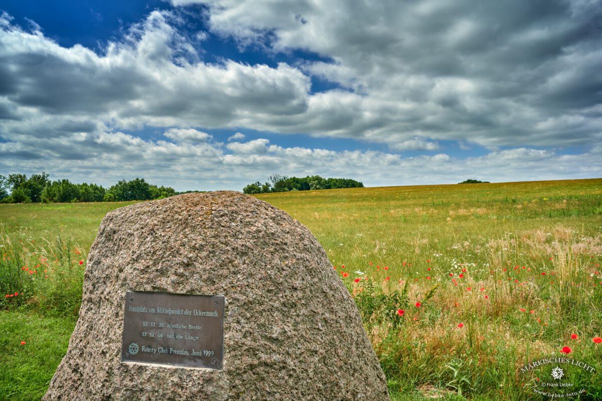 Genau hier ist der Mittelpunkt der Uckermark.