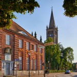 Ehemaliges Waisenhaus und Nikolaikirche